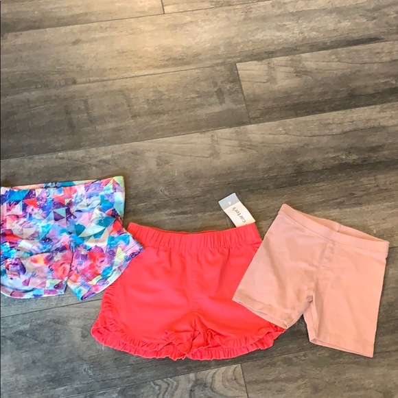 3 pairs of girls size 4/5 shorts - Picture 1 of 7